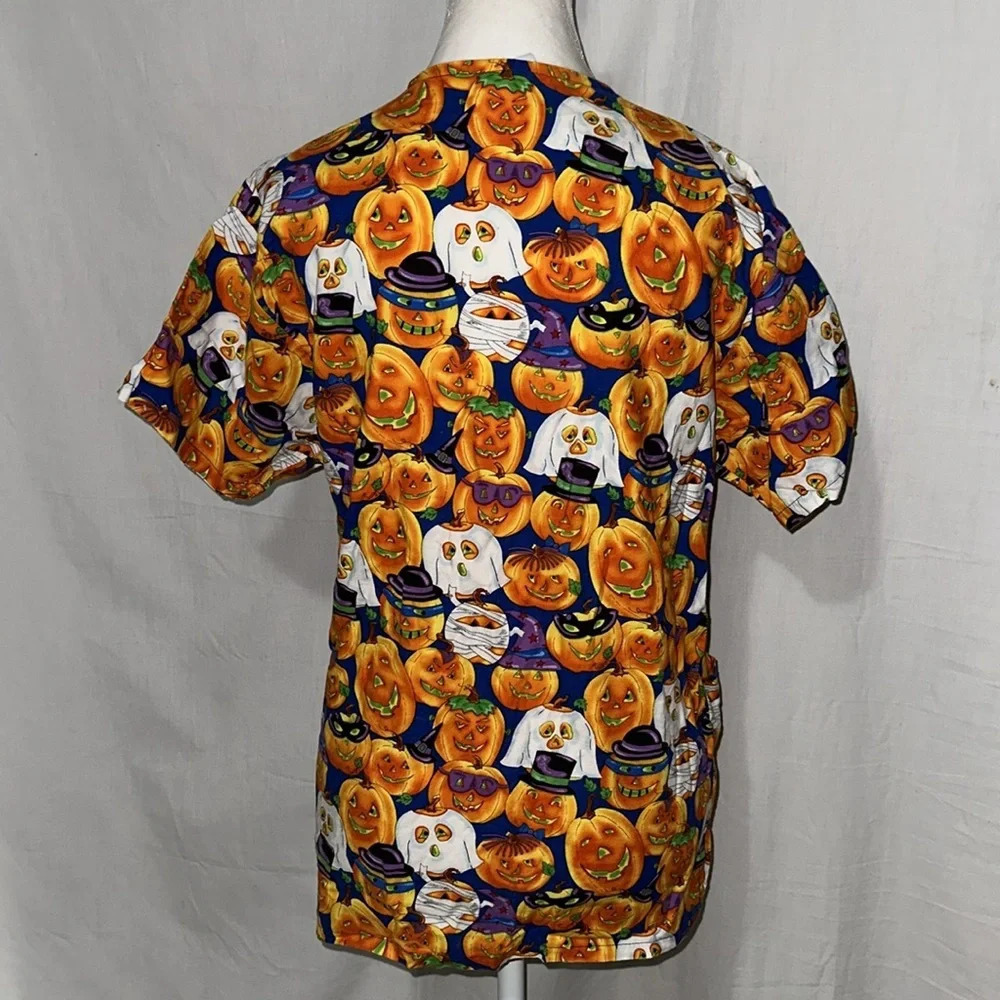 Peaches unisex pumpkin / jack-o'-lantern / Halloween scrub top size xs - Picture 2 of 3